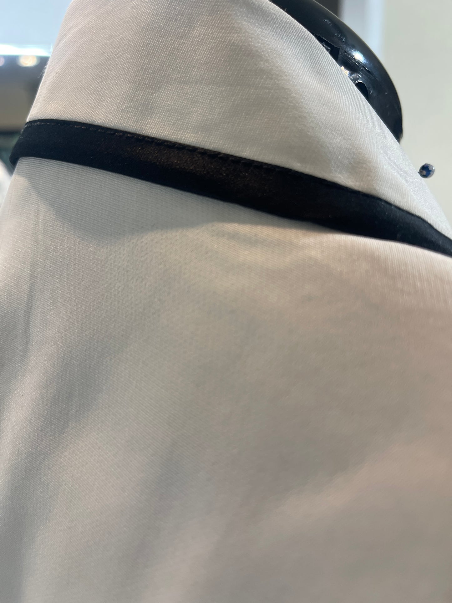(Men) White & Black Suit