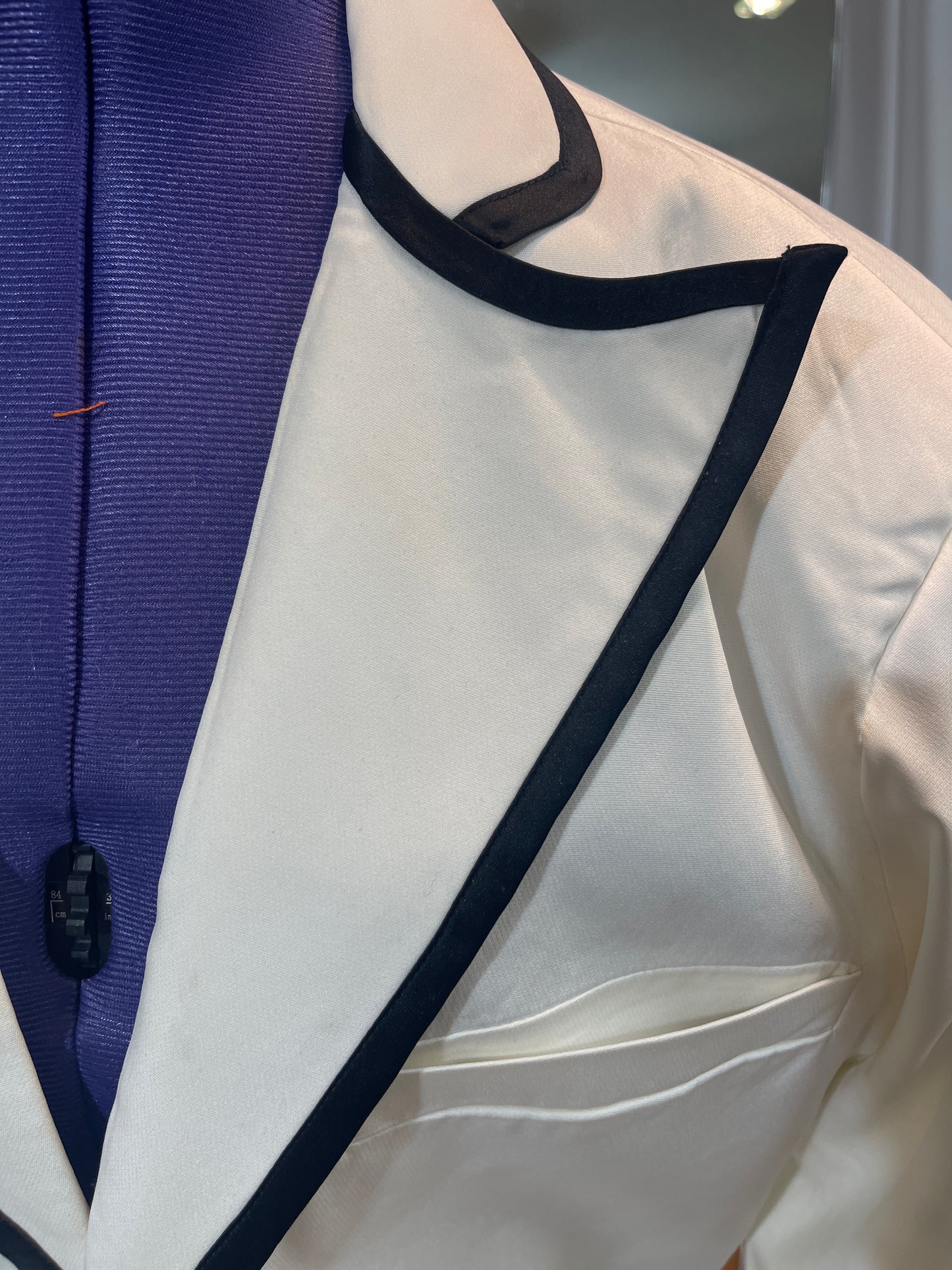 (Men) White & Black Suit