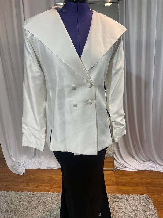 (Women) White & Black Skirt Suit